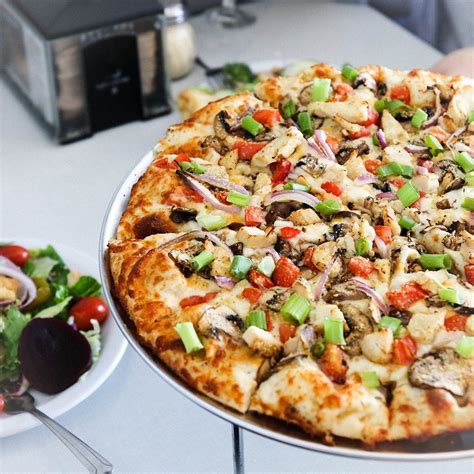 round table pizza roseburg oregon|pizza deals roseburg oregon.